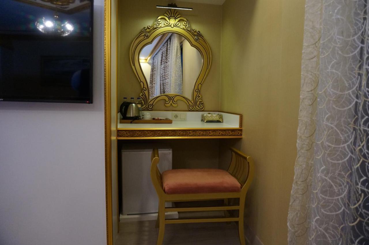 Phosphorion Hotel Istambul Exterior foto A dressing table in a hotel room